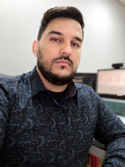 Dr. Andrews William Mendes de Moraes